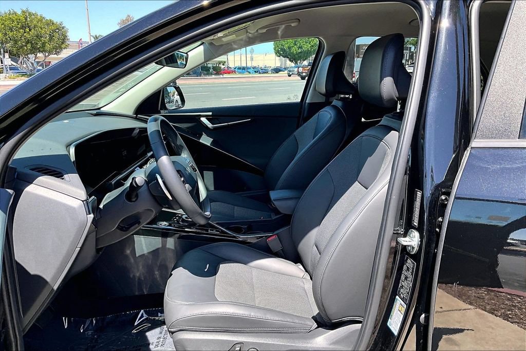 Used 2024 Kia Niro Wind FWD image 14