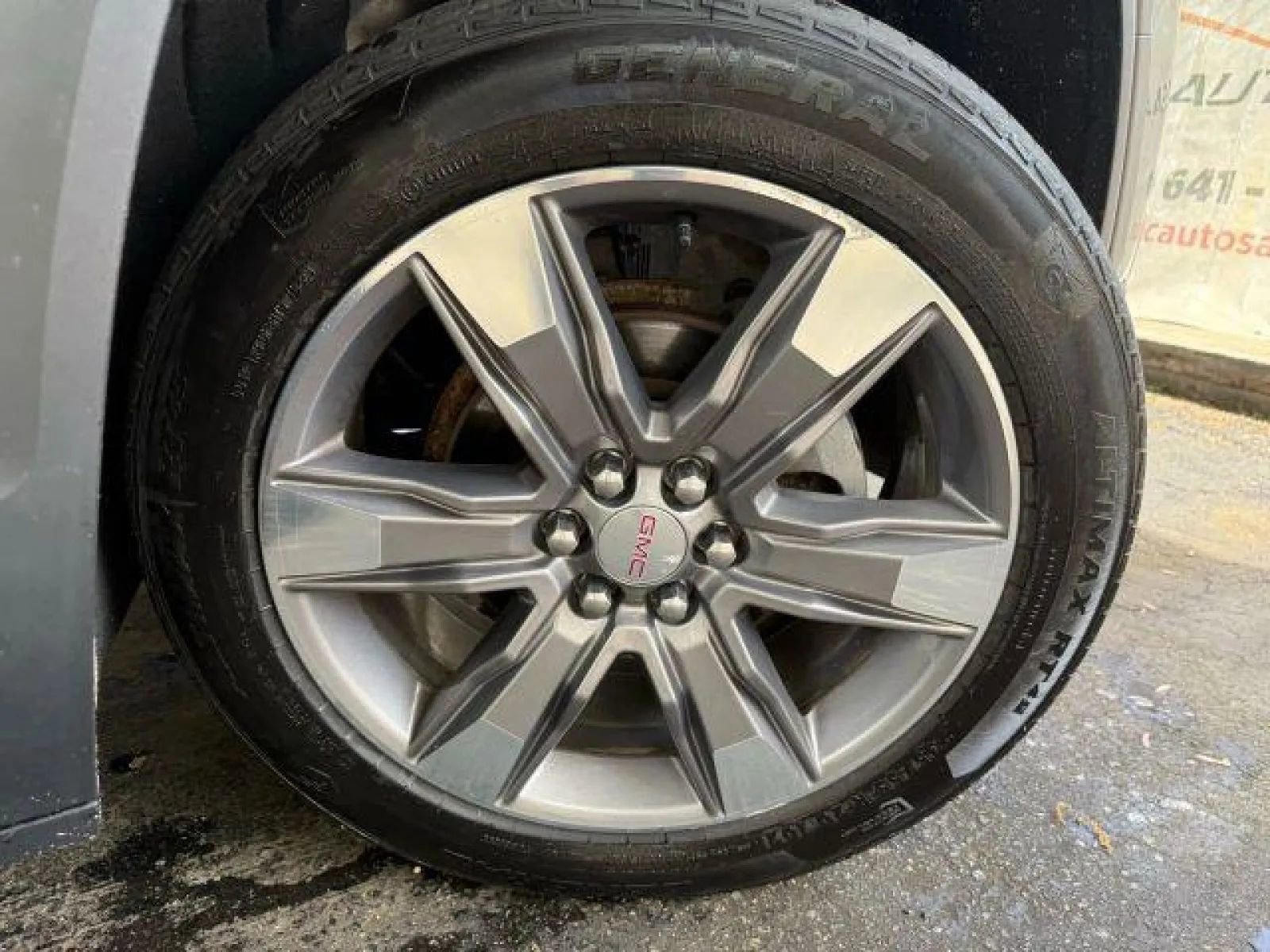 Used 2019 GMC Acadia SLT w/ LPO, Floor Liner Package image 50