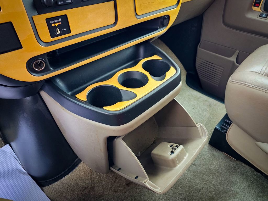 Used 2006 Chevrolet Express 3500 Extended w/ Power and Light Package image 22