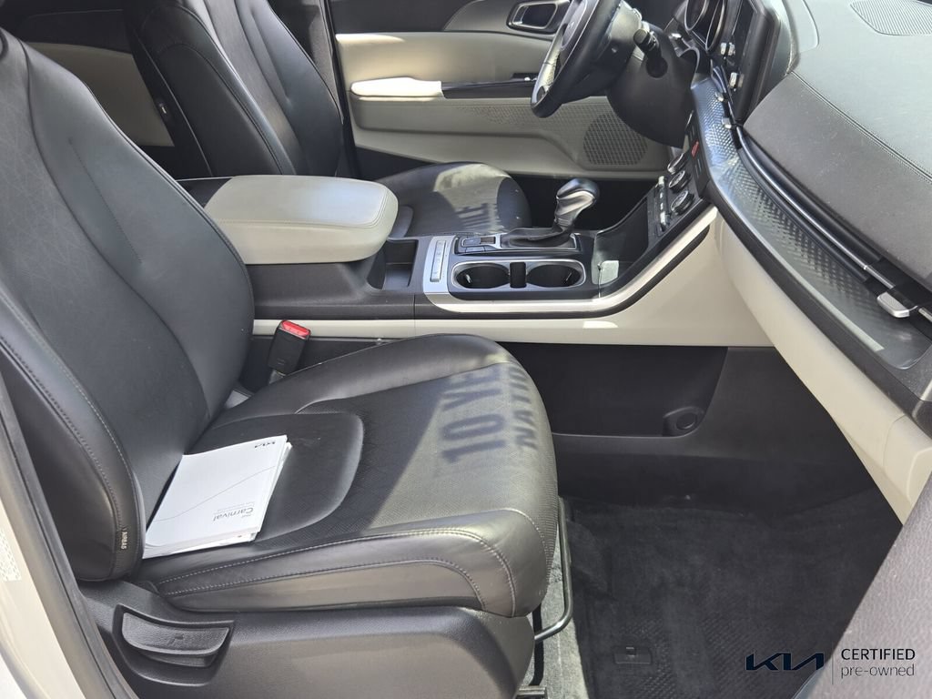 Certified 2022 Kia Carnival LX FWD image 15