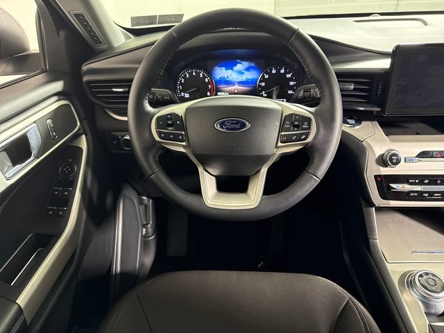 Used 2021 Ford Explorer XLT AWD/4WD image 41