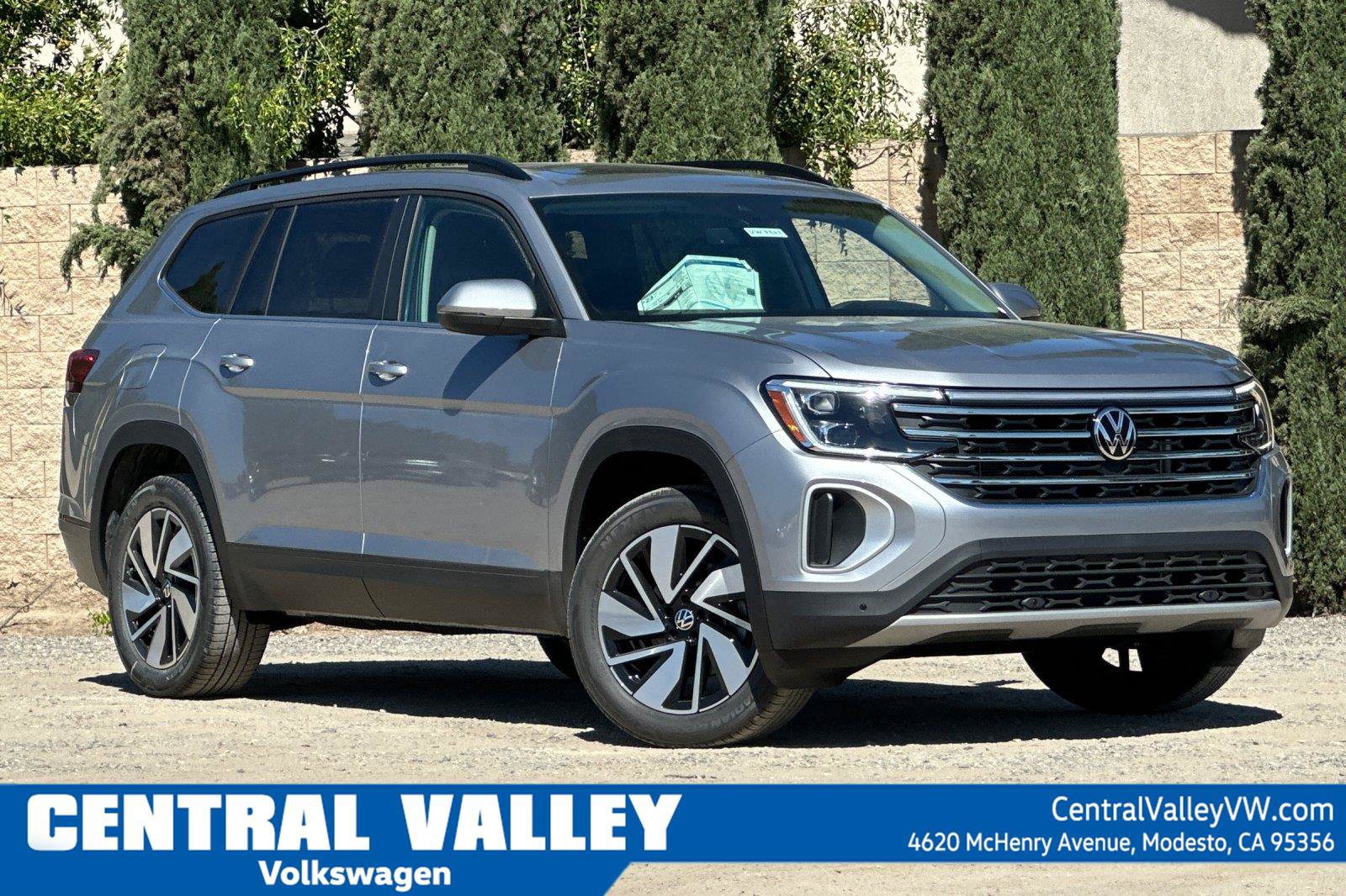 New 2026 Volkswagen Atlas SE FWD image 1
