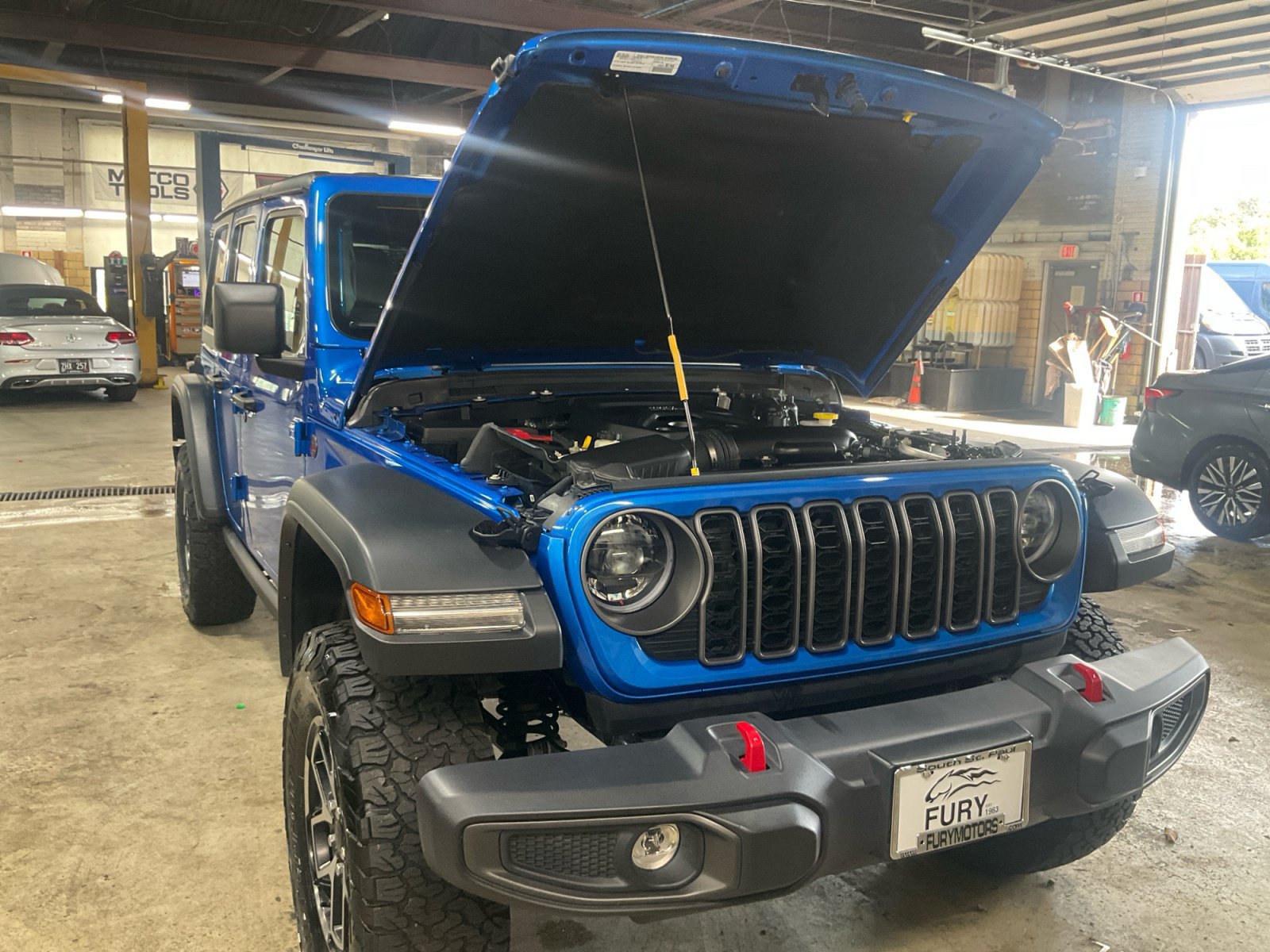 Used 2025 Jeep Wrangler Unlimited Rubicon w/ Convenience Group AWD/4WD image 34