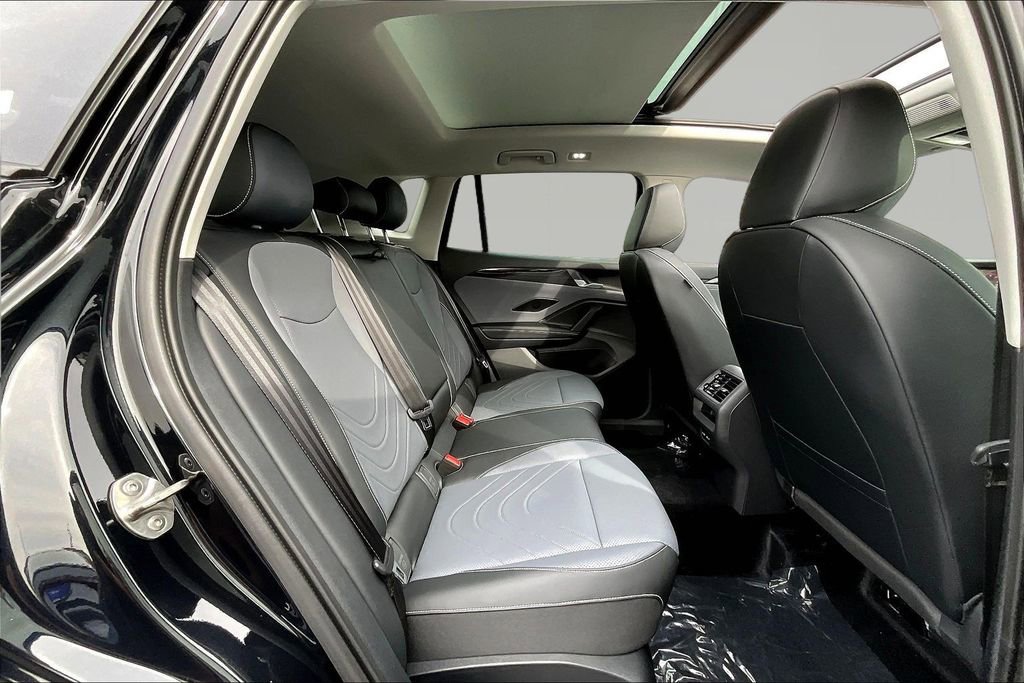 New 2026 Volkswagen Tiguan SE image 22