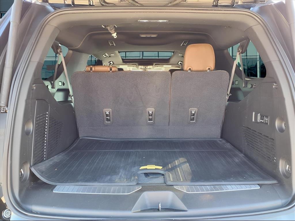 Used 2021 Chevrolet Suburban High Country w/ Premium Package image 10