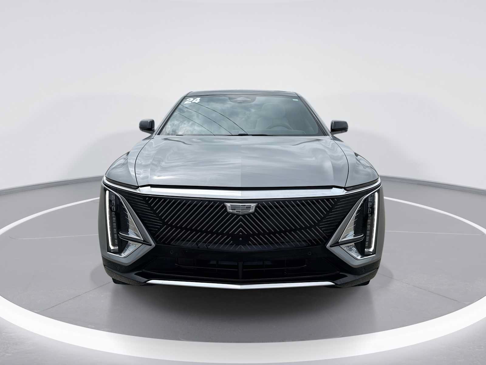 Certified 2024 Cadillac Lyriq Luxury AWD/4WD image 4
