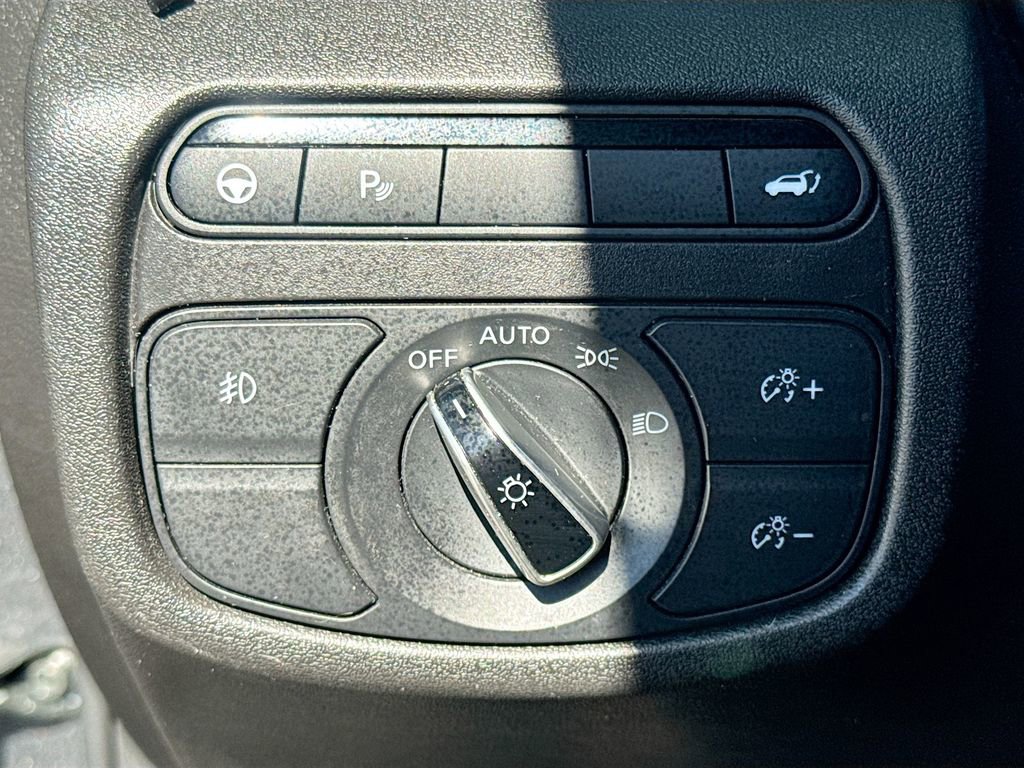 Used 2023 INFINITI QX50 Sport FWD image 11