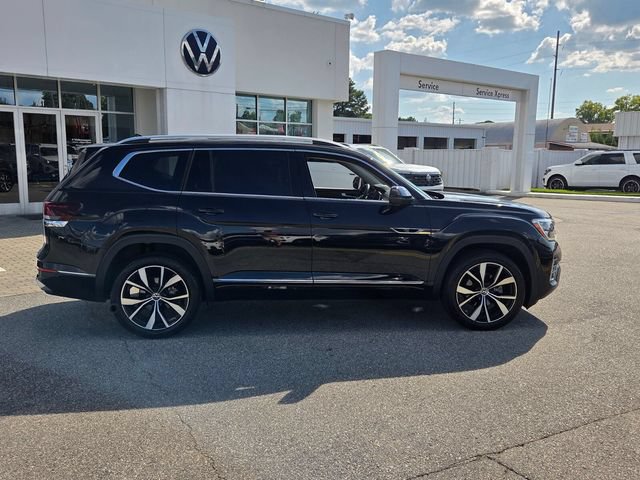 Certified 2025 Volkswagen Atlas SEL Premium R-Line AWD/4WD image 16