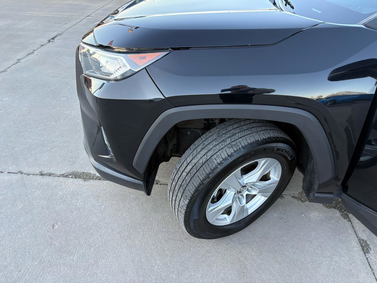 Used 2021 Toyota RAV4 XLE image 57