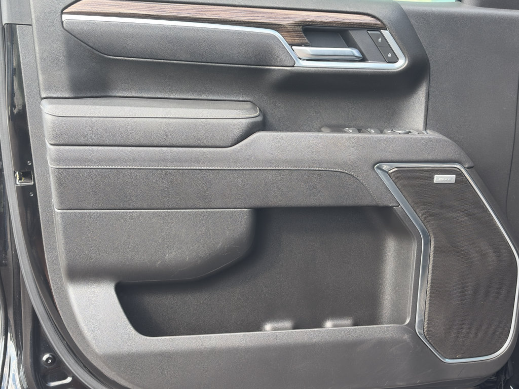 Certified 2025 Chevrolet Silverado 1500 RST AWD/4WD image 9