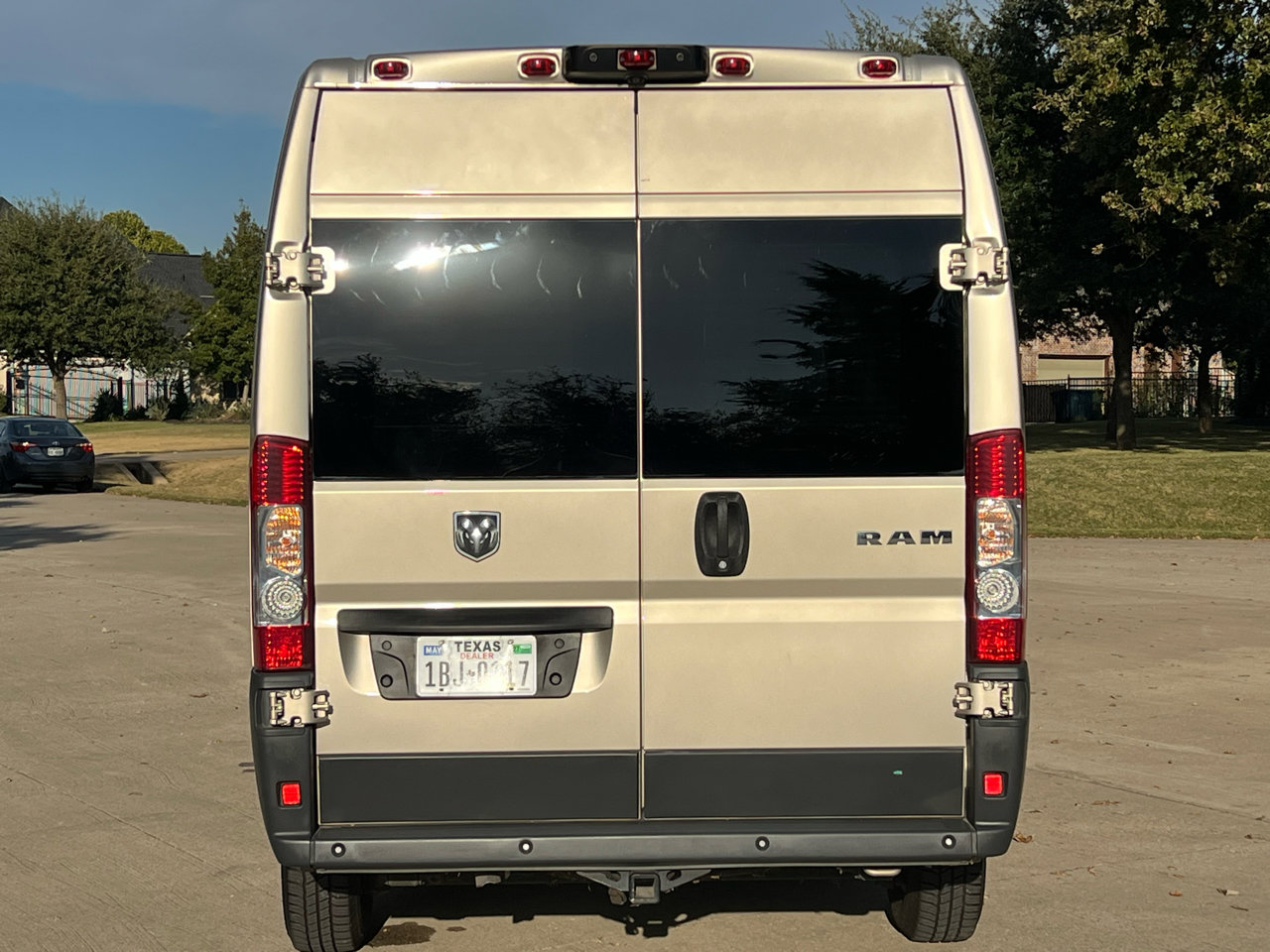 Used 2017 RAM ProMaster 2500 w/ Premium Appearance Group image 9