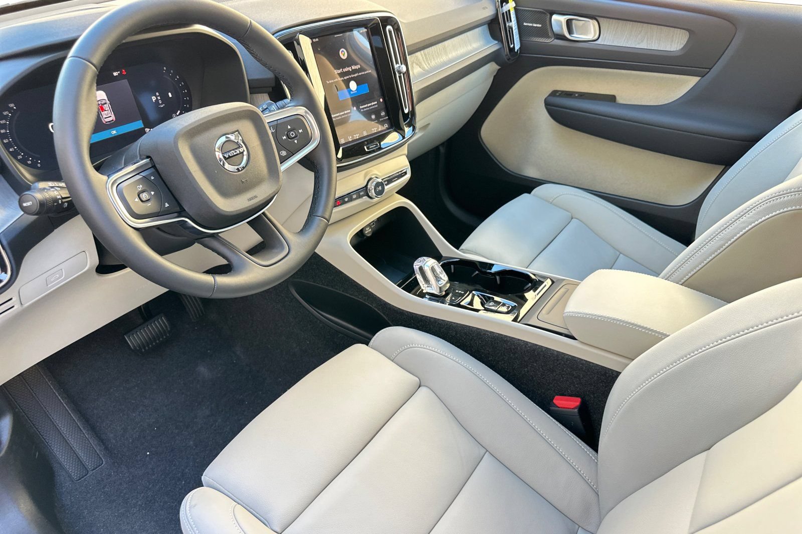 New 2026 Volvo XC40 B5 Ultra w/ Climate Package AWD/4WD image 9