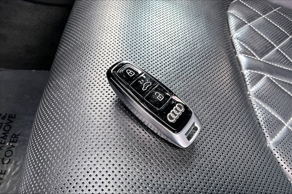 Used 2023 Audi SQ8 Prestige AWD/4WD image 36