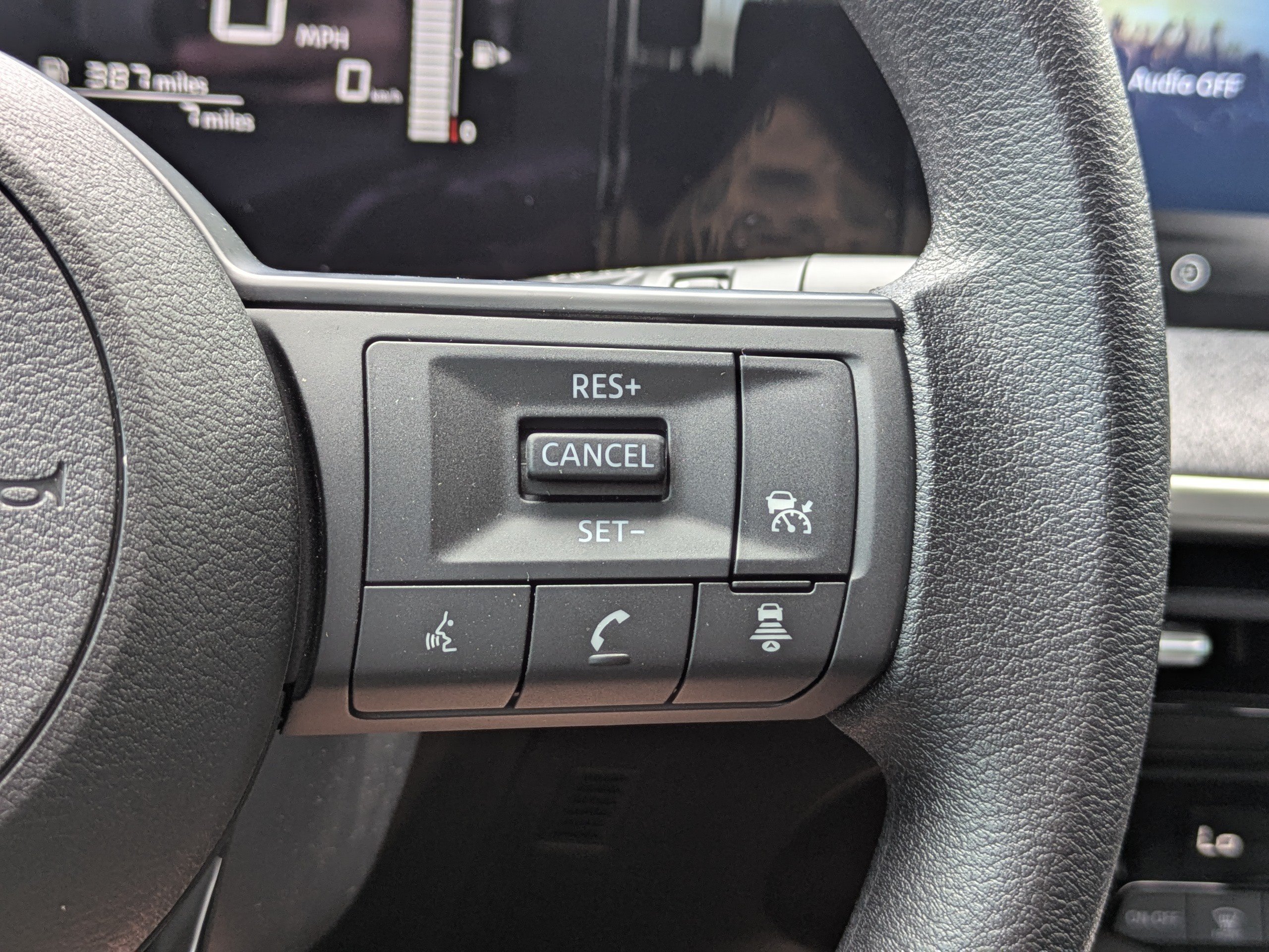 New 2026 Nissan Kicks SV w/ Charging Package FWD image 27