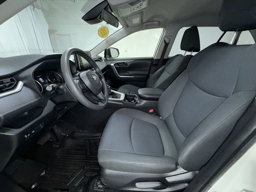 Used 2019 Toyota RAV4 LE image 13