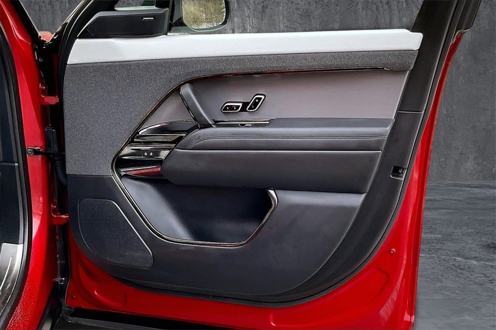 Used 2023 Land Rover Range Rover Sport SE Dynamic image 28