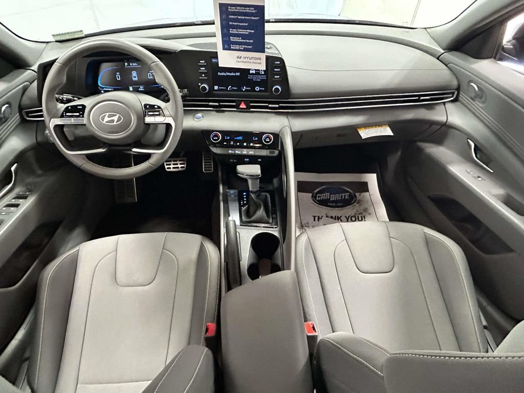 Certified 2025 Hyundai Elantra Sport FWD image 9