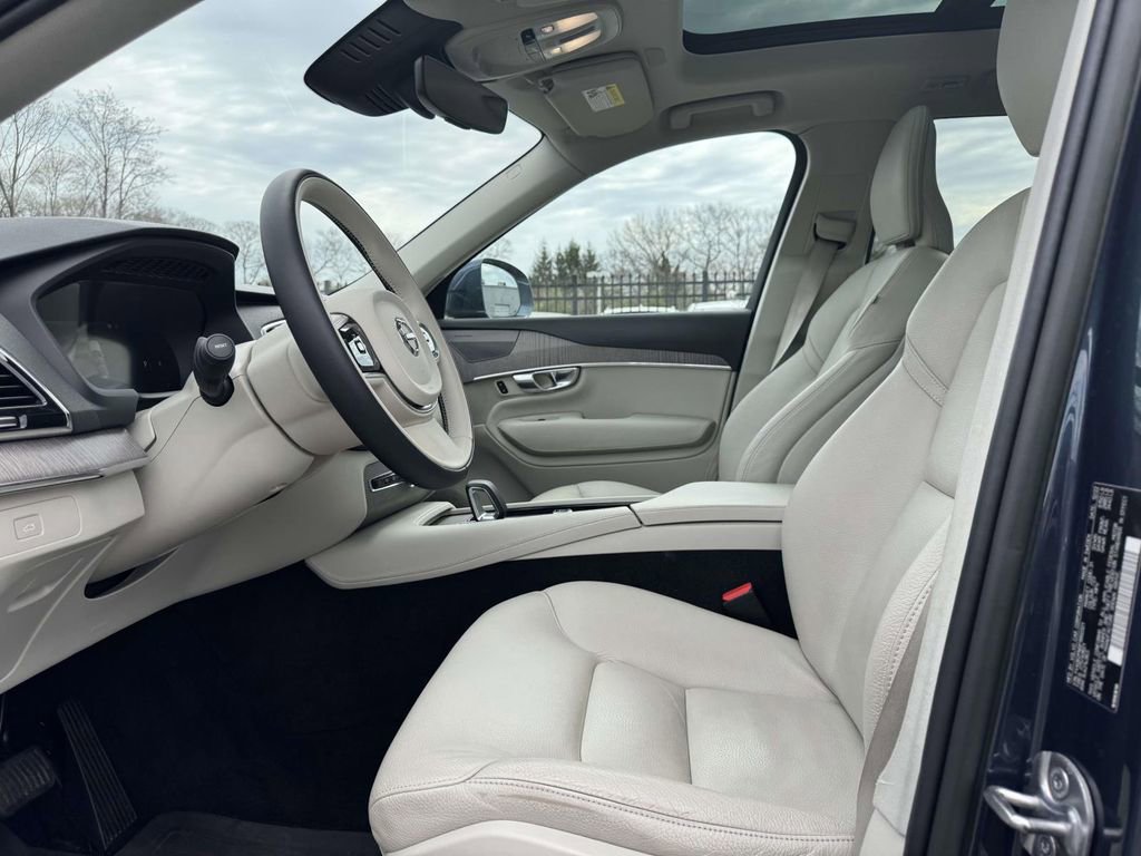 Used 2023 Volvo XC90 B6 Plus w/ Protection Package Premier image 13