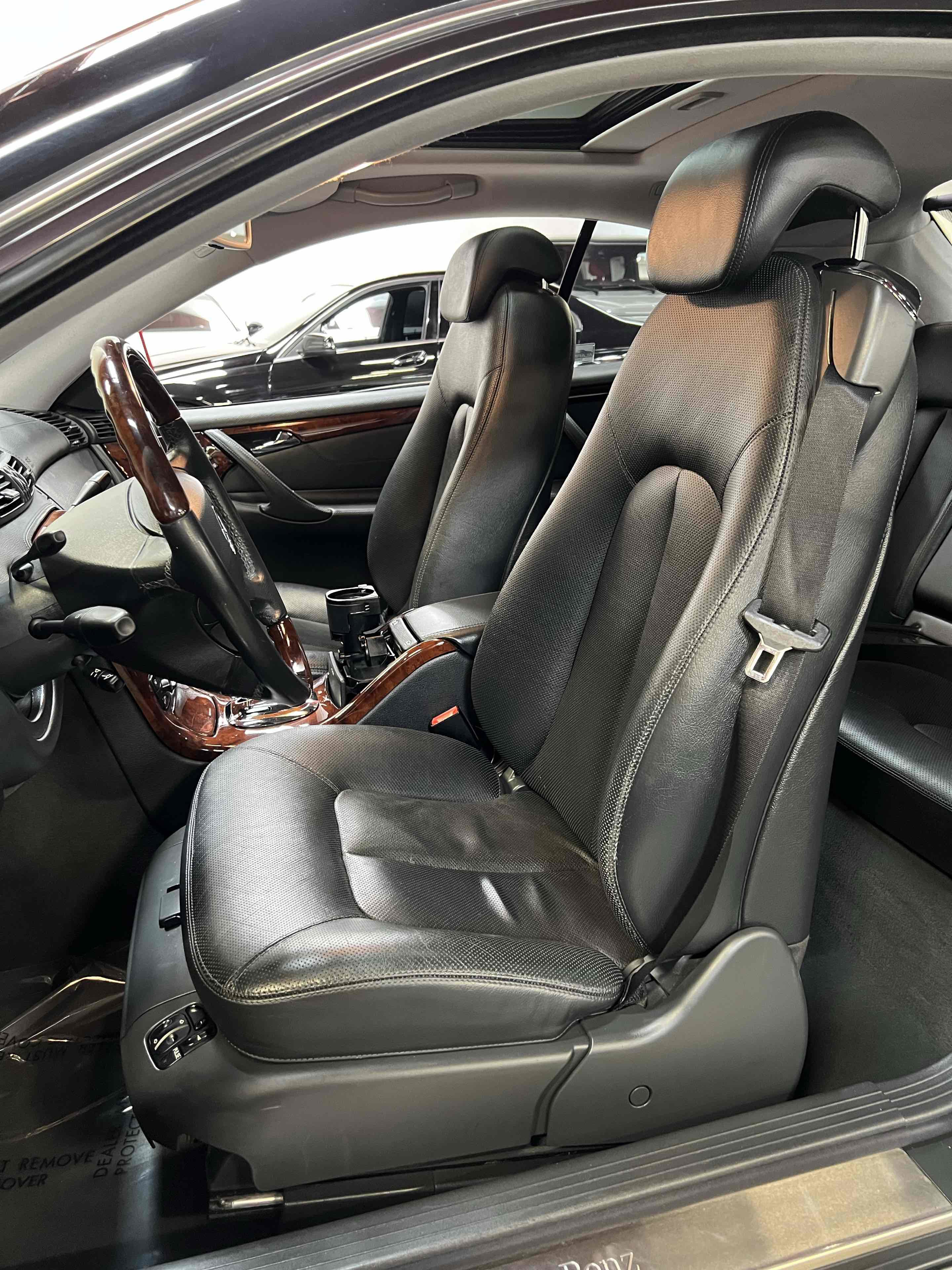 Used 2002 Mercedes-Benz CL 500 image 4