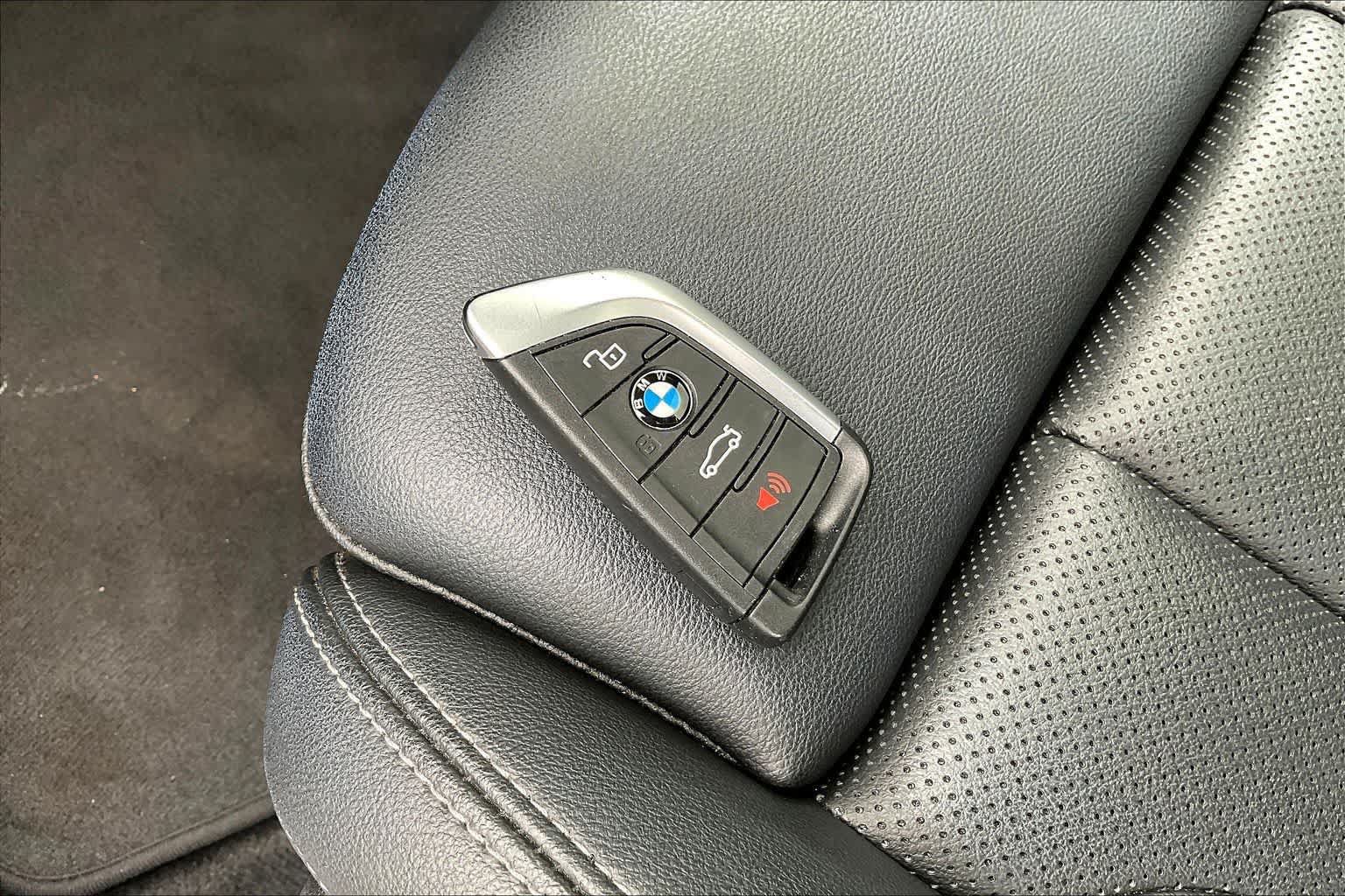 Used 2025 BMW 330i Sedan RWD image 19