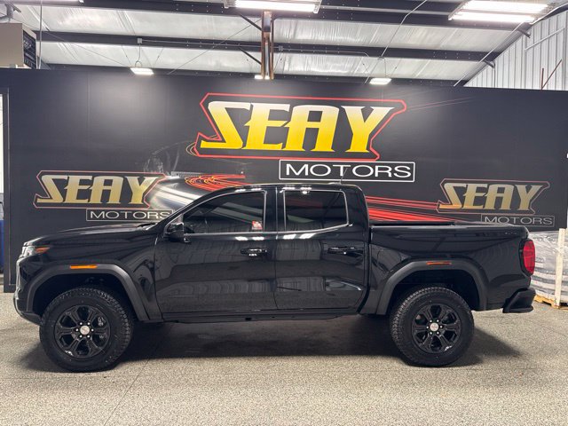 Used 2024 GMC Canyon Elevation w/ Elevation Premium Package AWD/4WD image 3