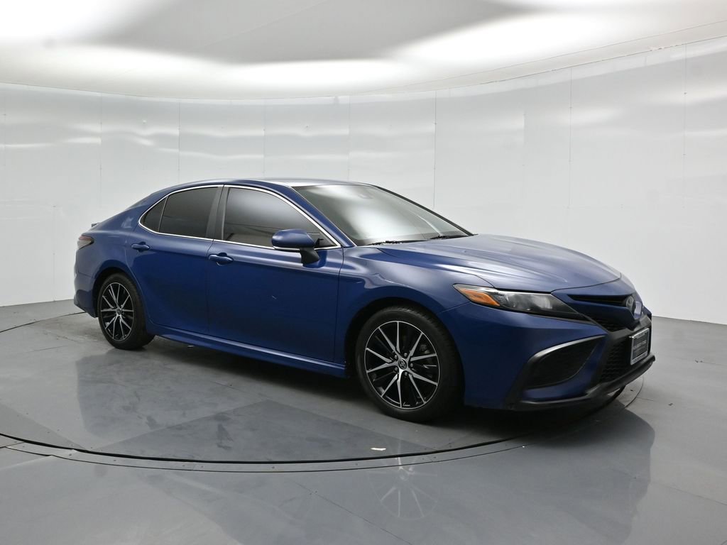 Used 2023 Toyota Camry SE w/ Cold Weather Package image 21