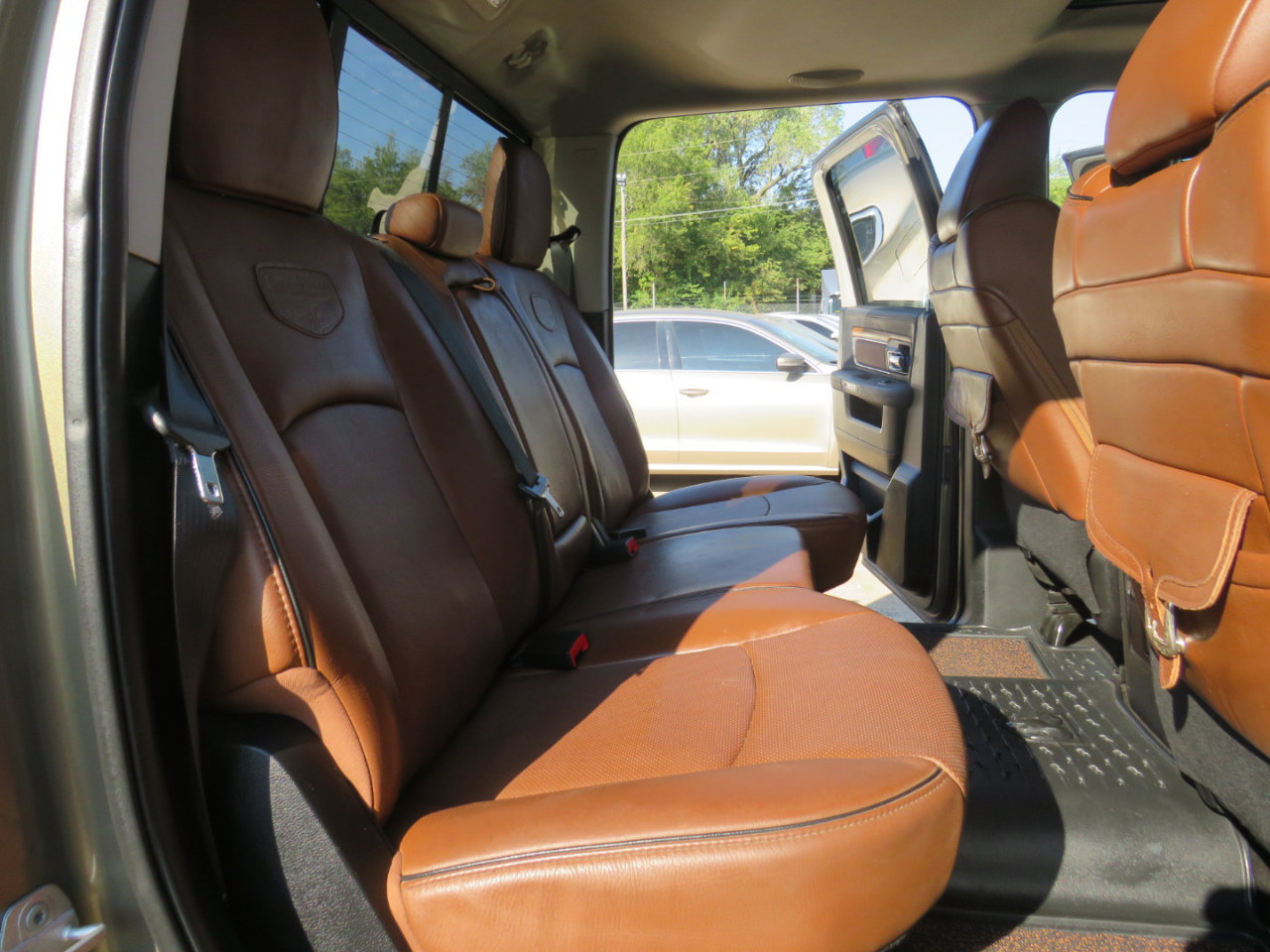 Used 2015 RAM 1500 Laramie Longhorn w/ Convenience Group image 32