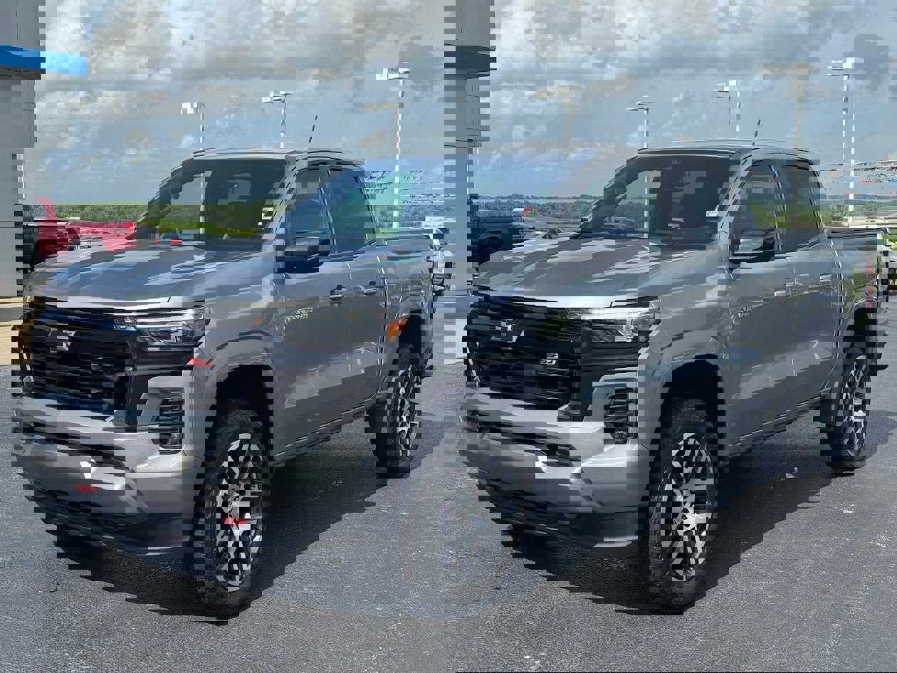 Used 2023 Chevrolet Colorado Z71 w/ Z71 Convenience Package 2