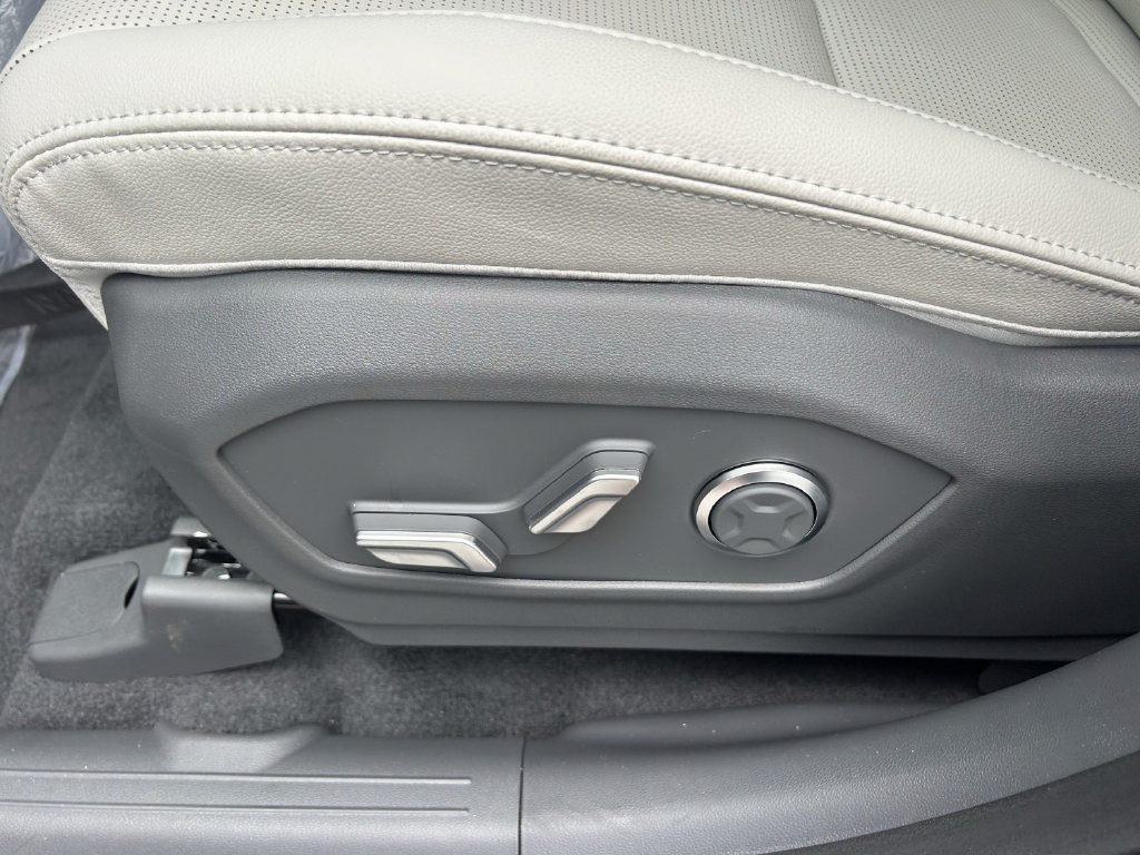 New 2026 Hyundai Santa Fe Limited FWD image 25
