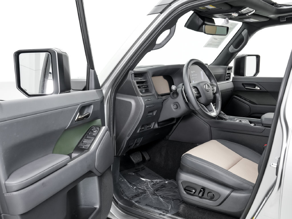 Used 2025 Lexus GX 550 AWD/4WD image 7