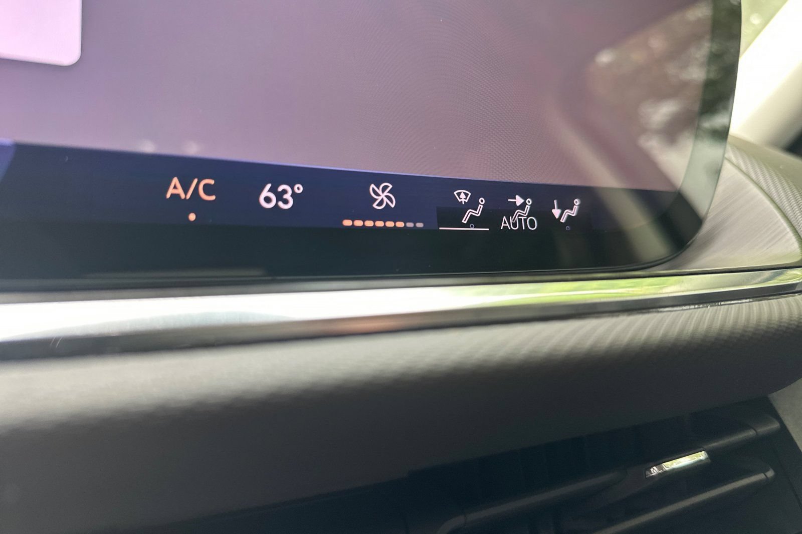 Used 2024 Buick Envision Preferred AWD/4WD image 28