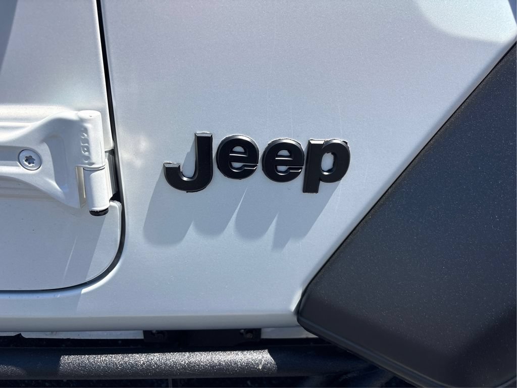 Used 2025 Jeep Wrangler Sport AWD/4WD image 33