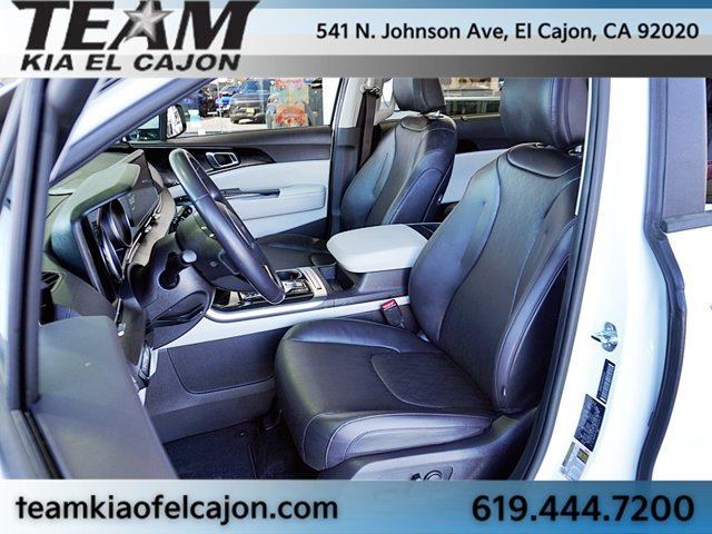 Certified 2024 Kia Carnival EX FWD image 17