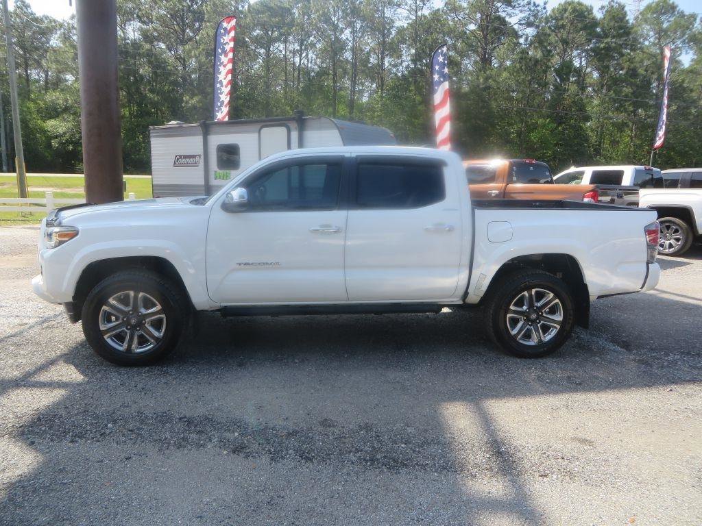 Used 2017 Toyota Tacoma Limited w/ Tow Package AWD/4WD image 1