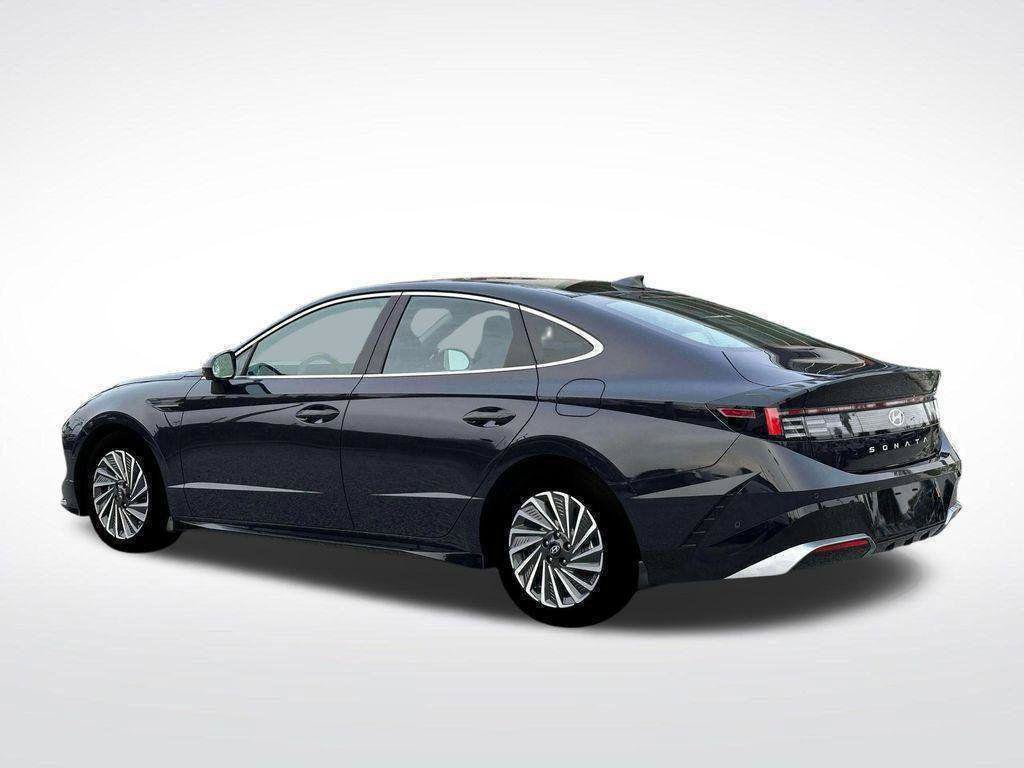 New 2026 Hyundai Sonata Limited FWD image 4