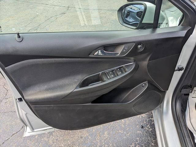Used 2018 Chevrolet Cruze LS FWD image 10