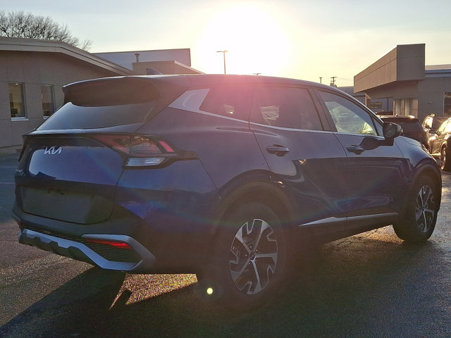 Used 2023 Kia Sportage EX image 4