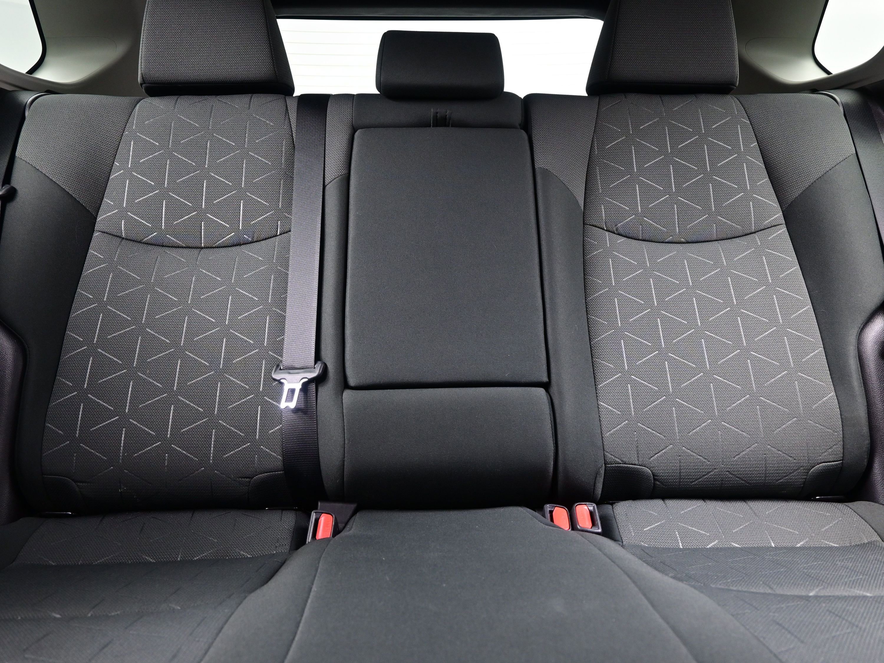 Used 2022 Toyota RAV4 XLE w/ Convenience Package image 16