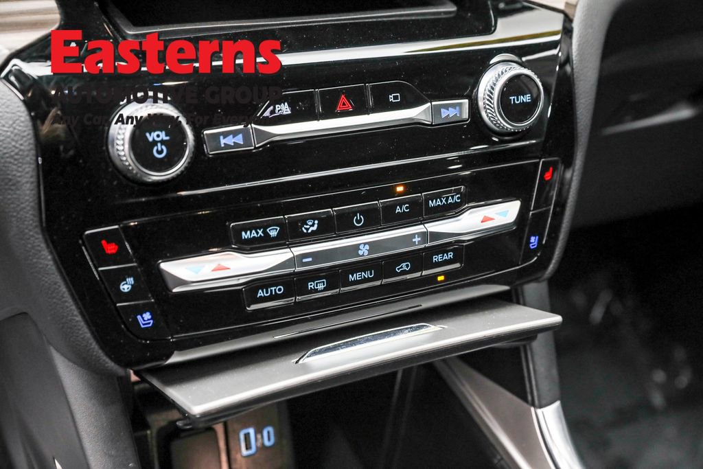 Used 2022 Ford Explorer Limited w/ Equipment Group 301A image 20