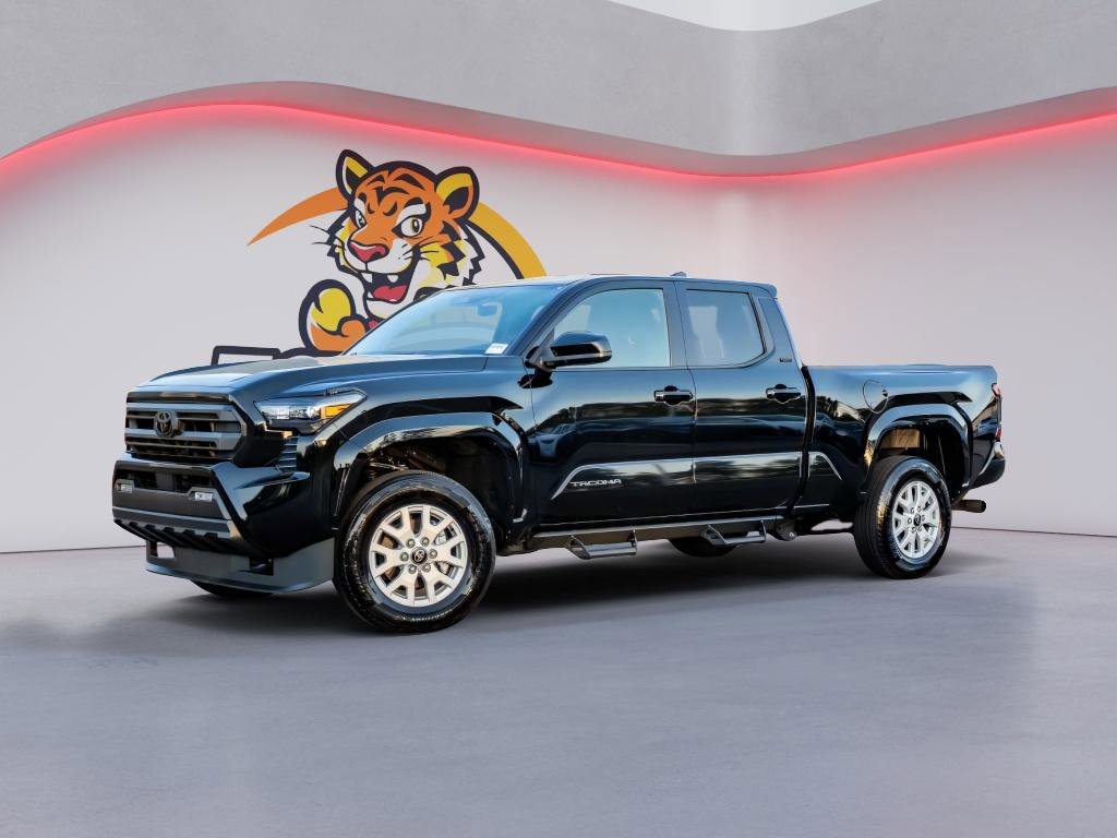 Certified 2025 Toyota Tacoma SR5 AWD/4WD image 1