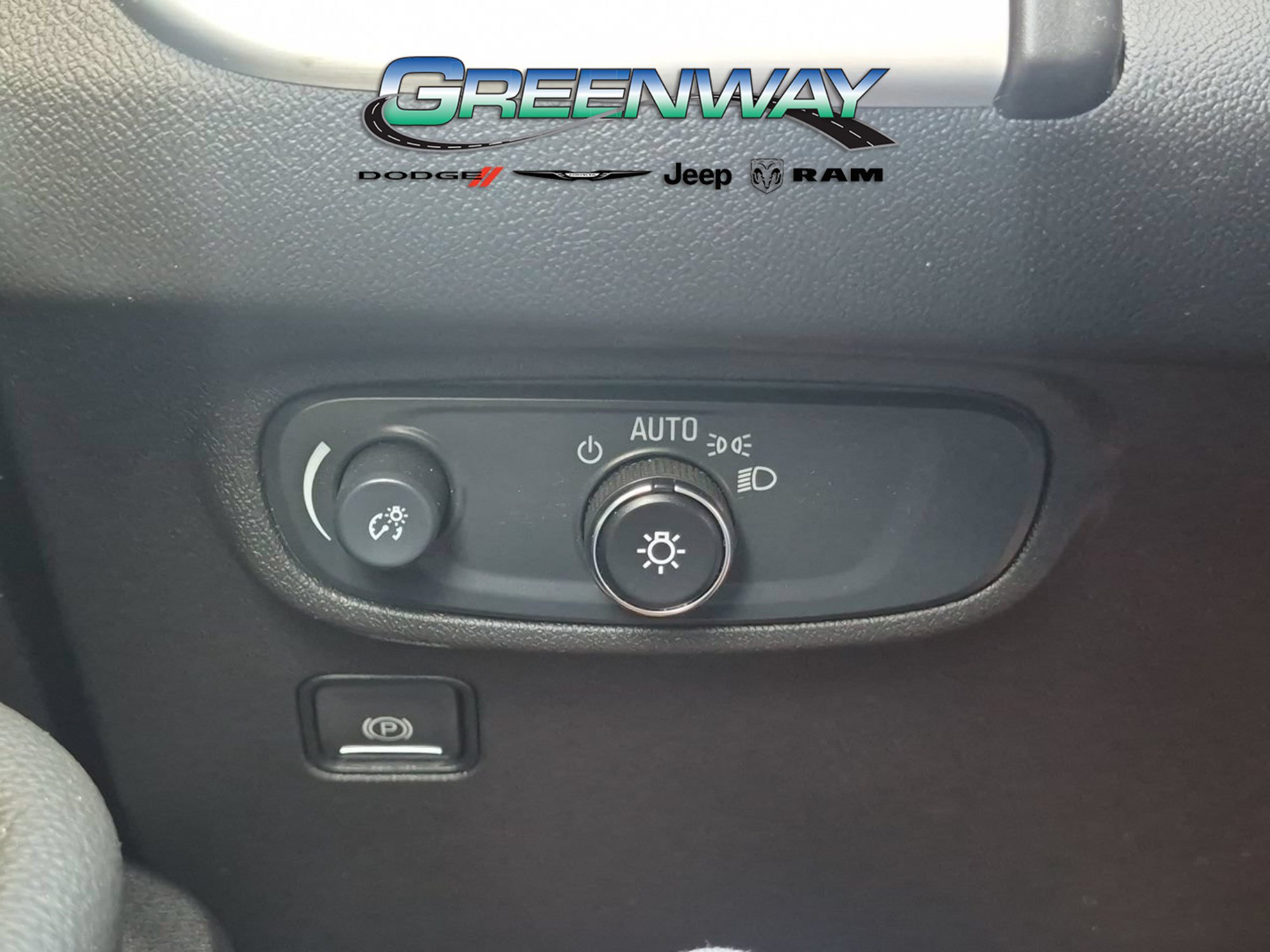 Used 2024 GMC Terrain SLE FWD image 20