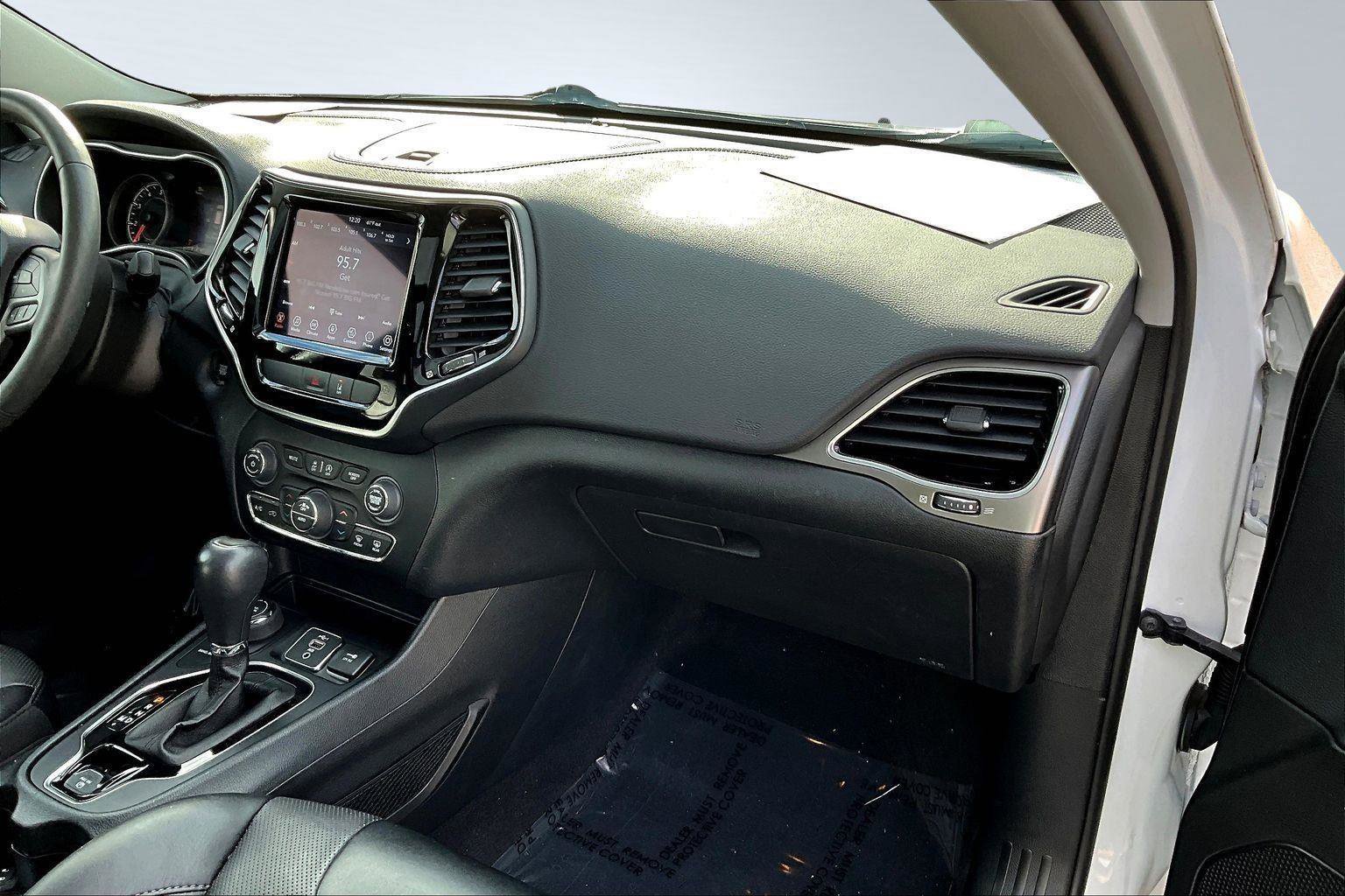 Used 2022 Jeep Cherokee Limited image 21