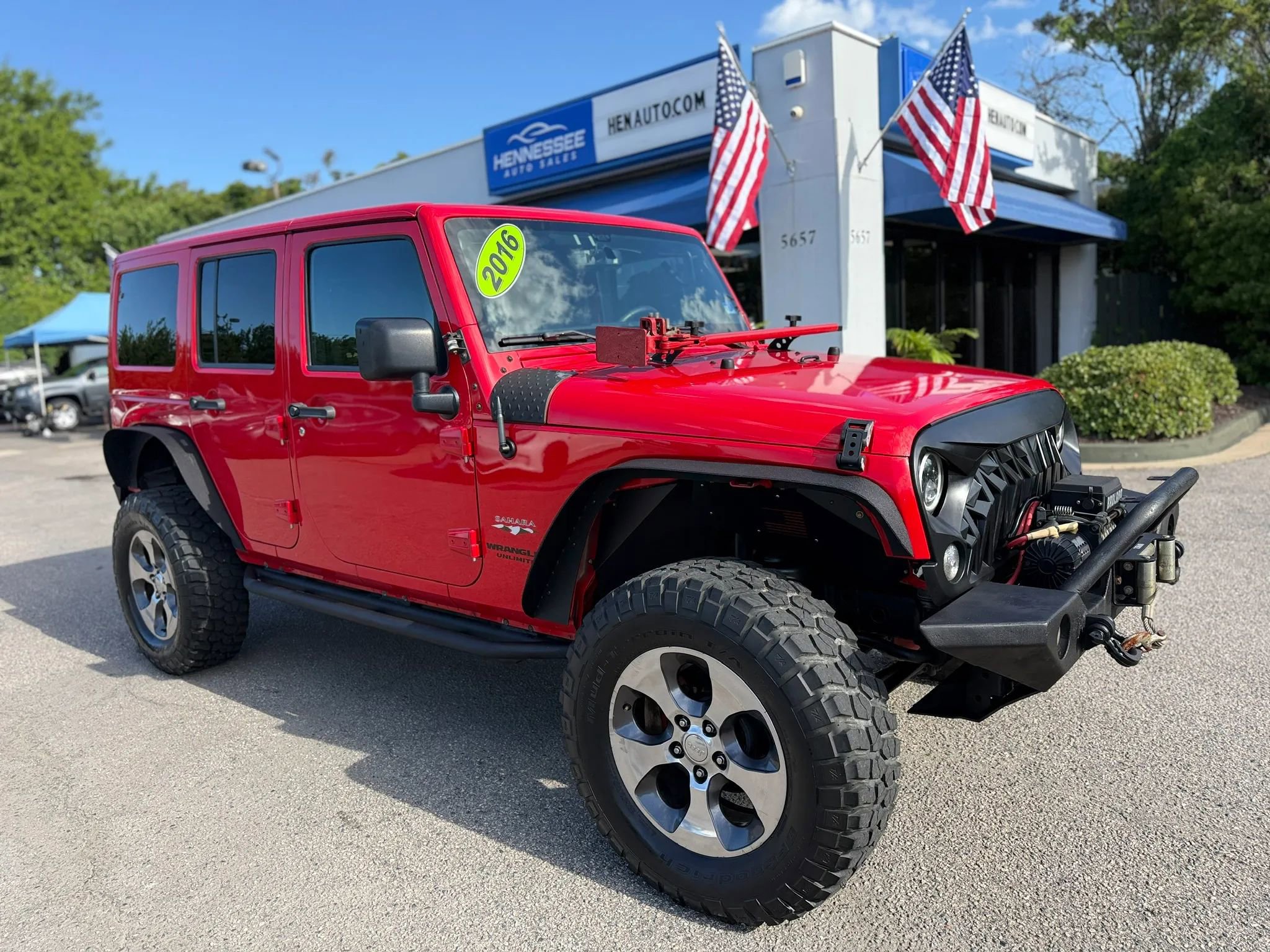 Used 2016 Jeep Wrangler Unlimited Sahara w/ Connectivity Group AWD/4WD image 16