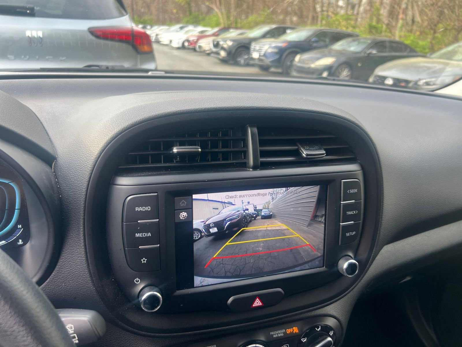 Used 2025 Kia Soul LX w/ LX Technology Package FWD image 21