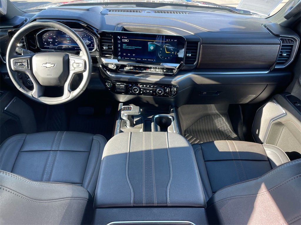 Used 2024 Chevrolet Silverado 1500 High Country w/ Technology Package image 15