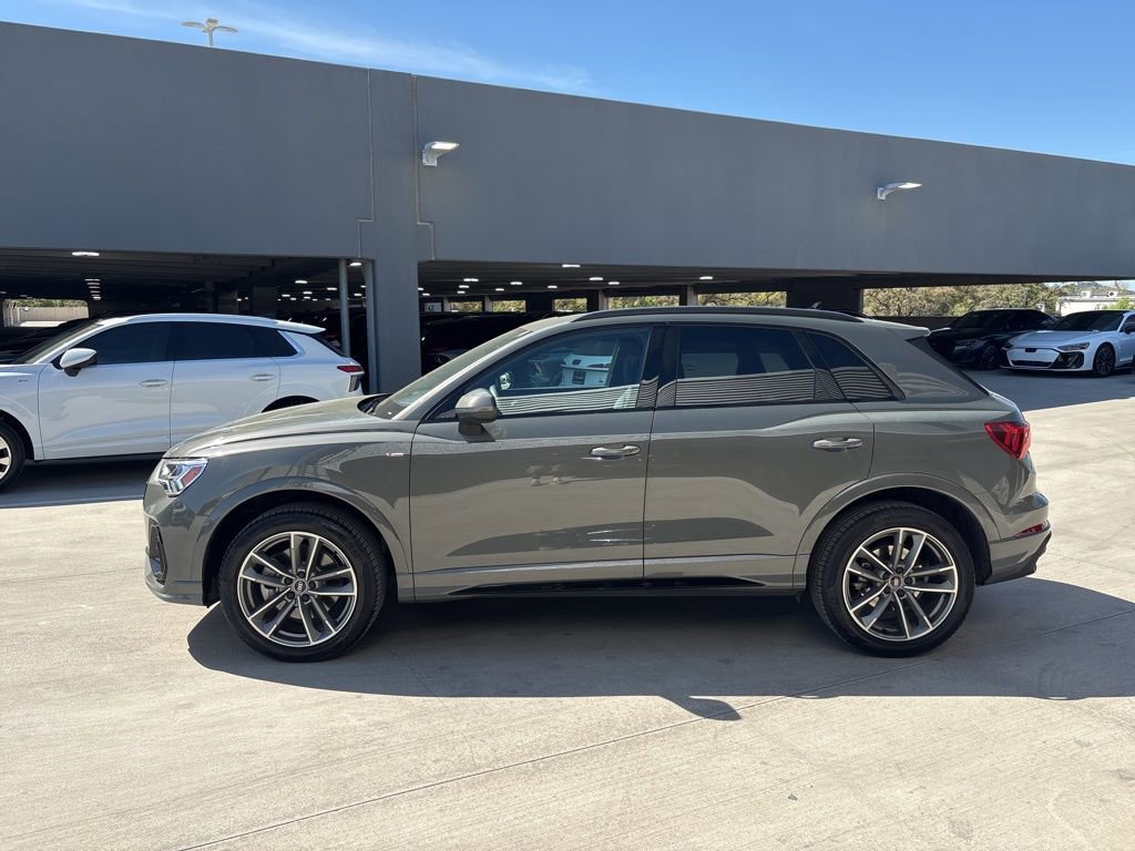 Used 2025 Audi Q3 2.0T Premium w/ Convenience Package image 9