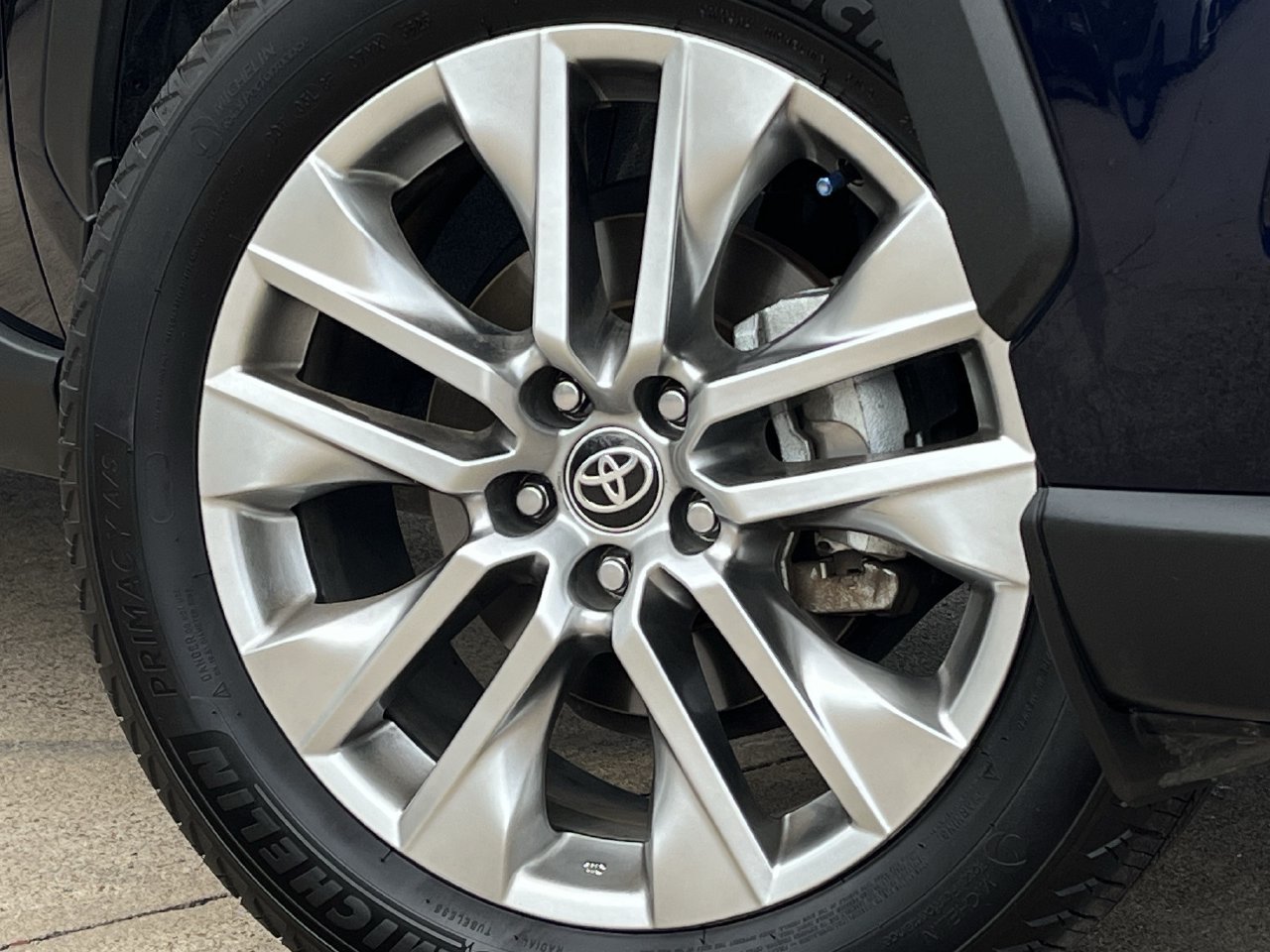 Used 2025 Toyota RAV4 XLE Premium FWD image 29