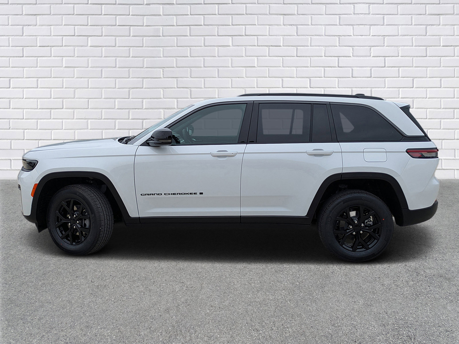 New 2026 Jeep Grand Cherokee Altitude image 2