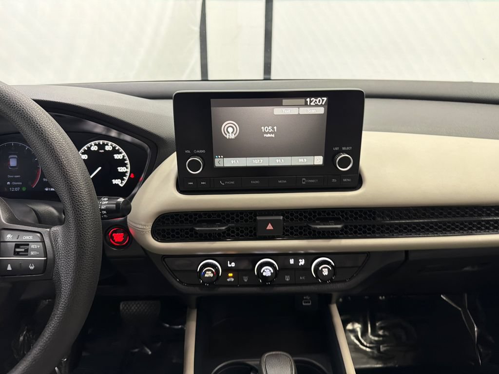 Used 2023 Honda HR-V LX image 27