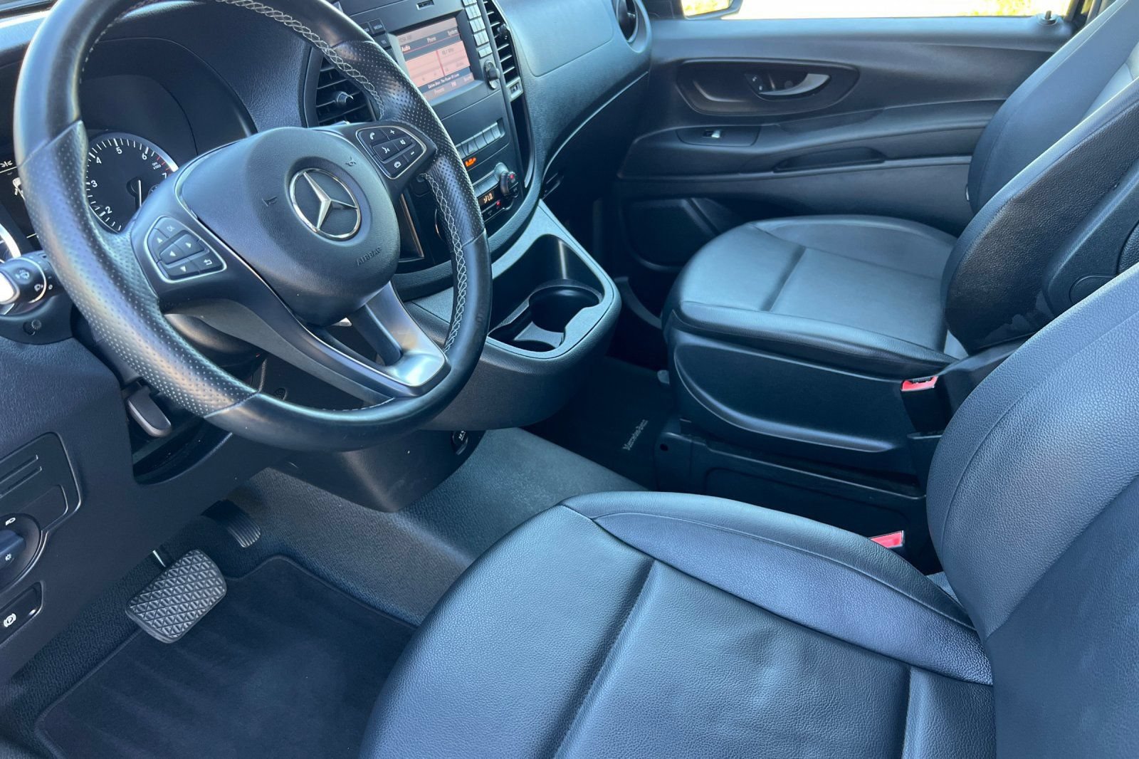 Used 2018 Mercedes-Benz Metris Passenger image 13